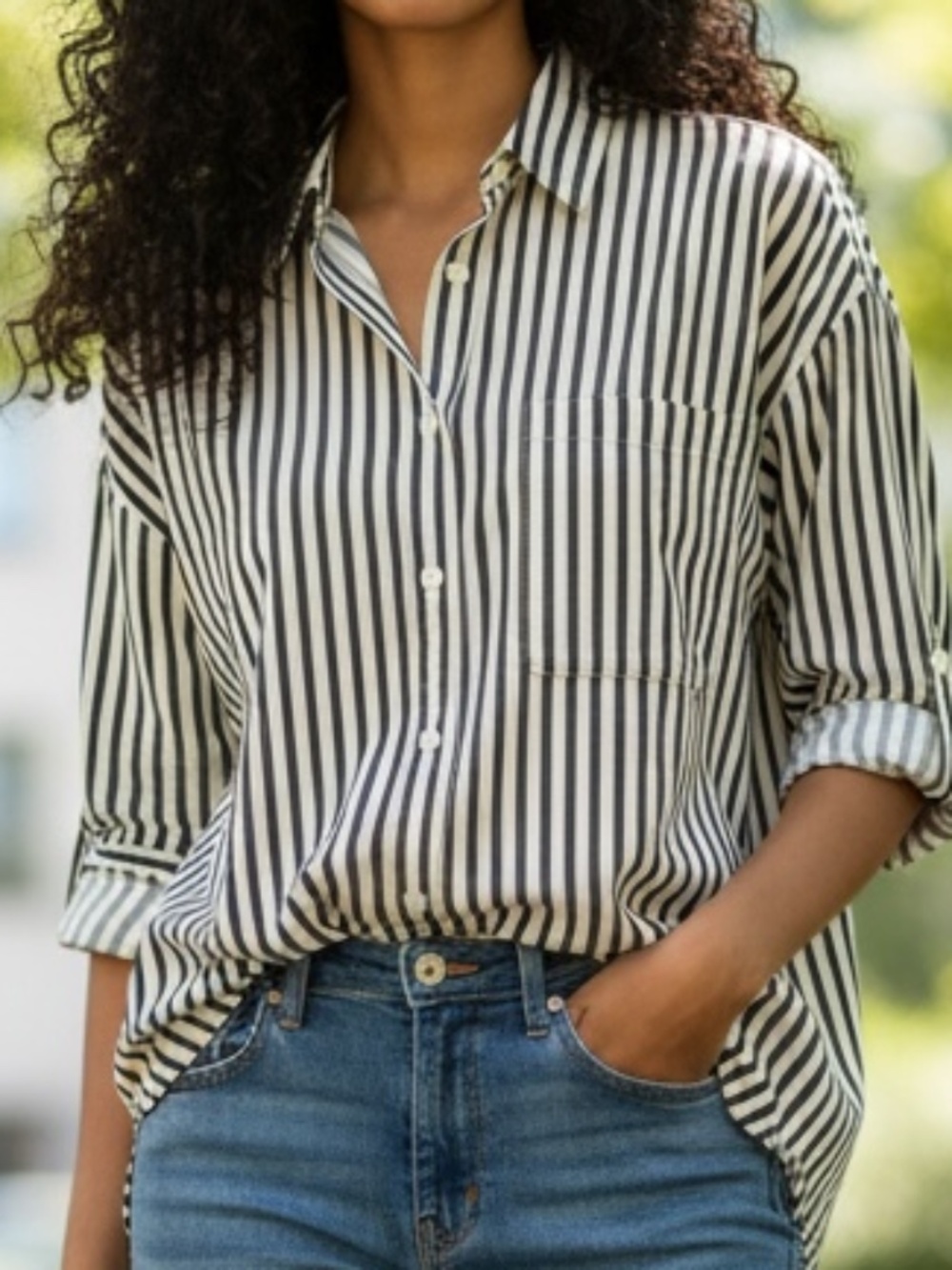 🤩 Michael Kors Women’s Oversized Collared Striped Shirt - size M